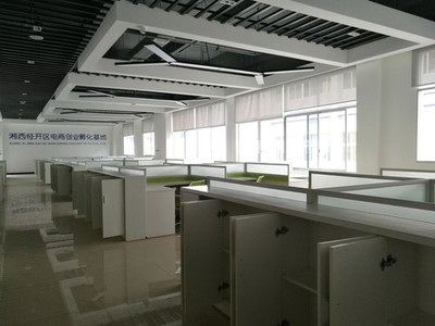 办公用品与办公设备 提升工作效率的双重保障